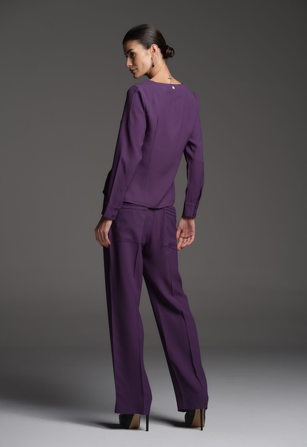 Blusa Crepe Patou Decote V Figo Eva