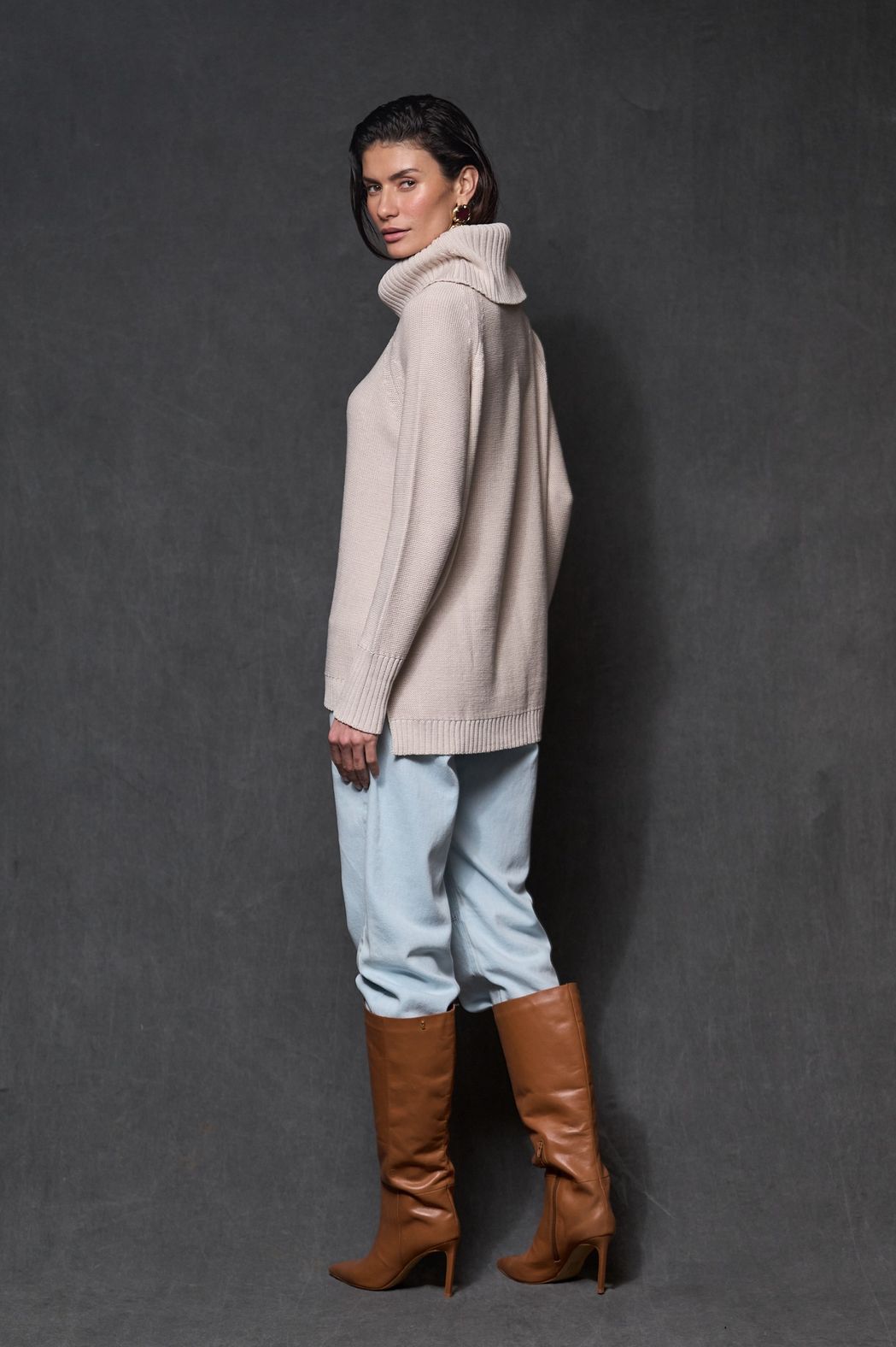 Blusa Trico Gola Alta Areia Luna