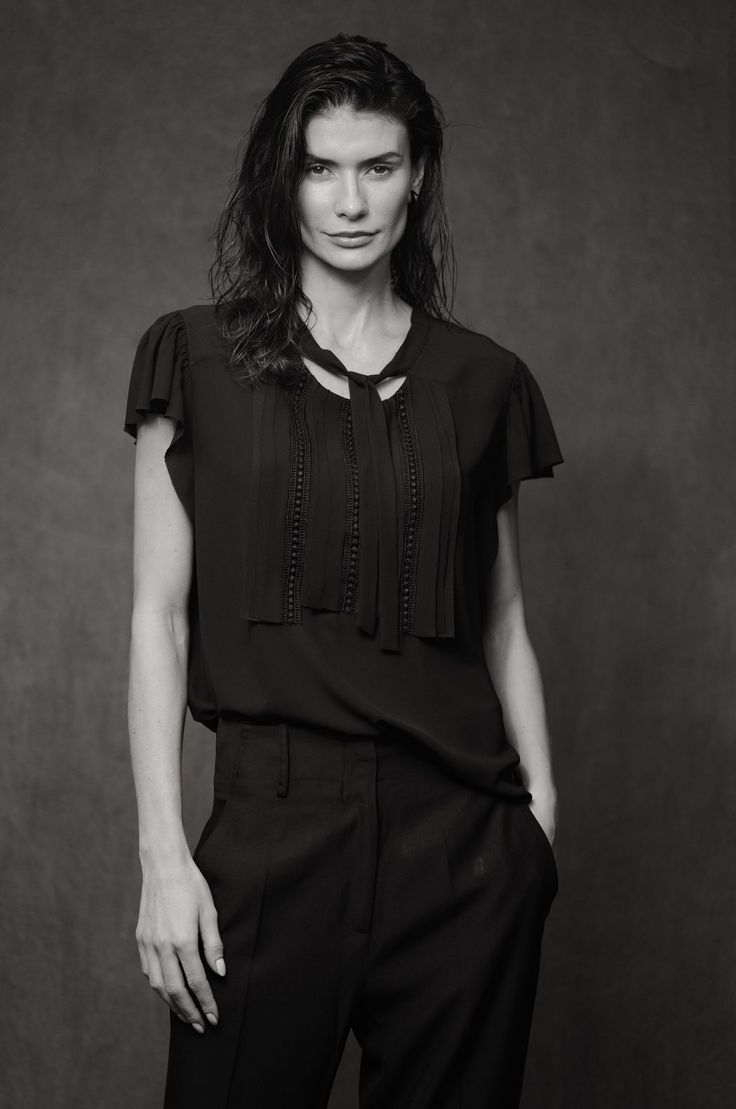 Blusa Crepe Manga Curta Preto Cristina