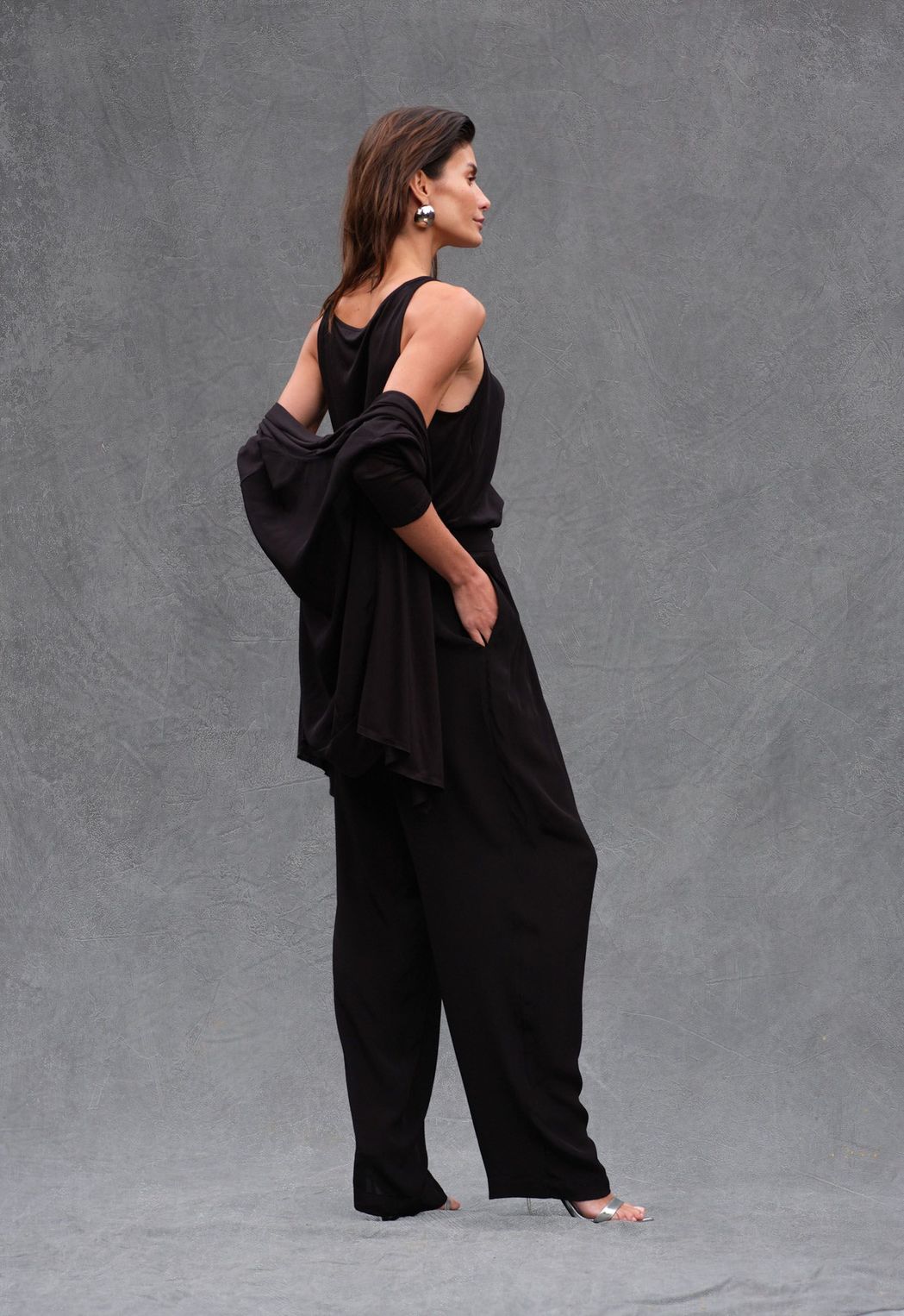 Twin Set Crepe Assimétrico Preto Jéssica