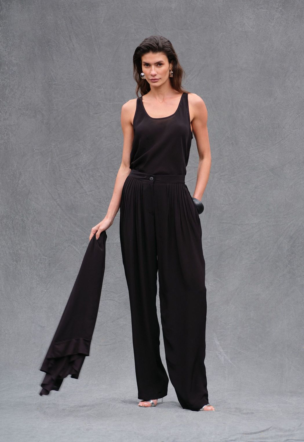 Twin Set Crepe Assimétrico Preto Jéssica