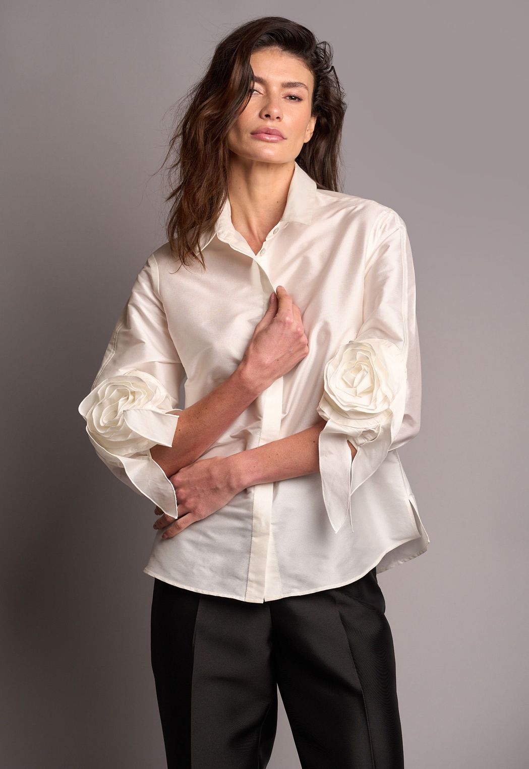 Camisa Tafetá Flor Off White Ivana