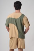 Camiseta com Recortes Lary Desértico/Army Green Poplin