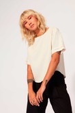 Camiseta Cropped April 4 Natural Soft