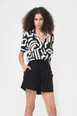 Shorts Curto Resort 2 Preto Poplin