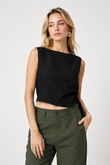 Blusa com detalhe Torcido Lateral Flavia Preto Viscose Sarja