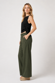 Blusa com detalhe Torcido Lateral Flavia Preto Viscose Sarja