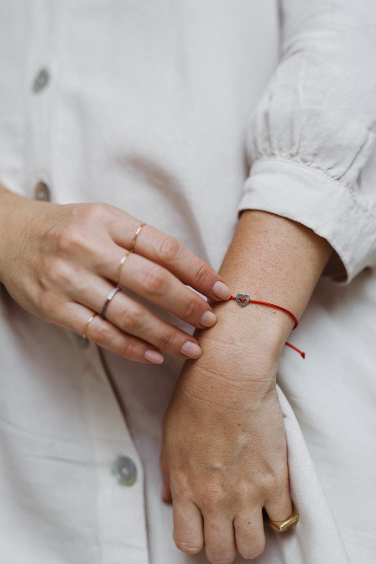 Pulseira fio de seda Coração (tamanho infantil disponível)