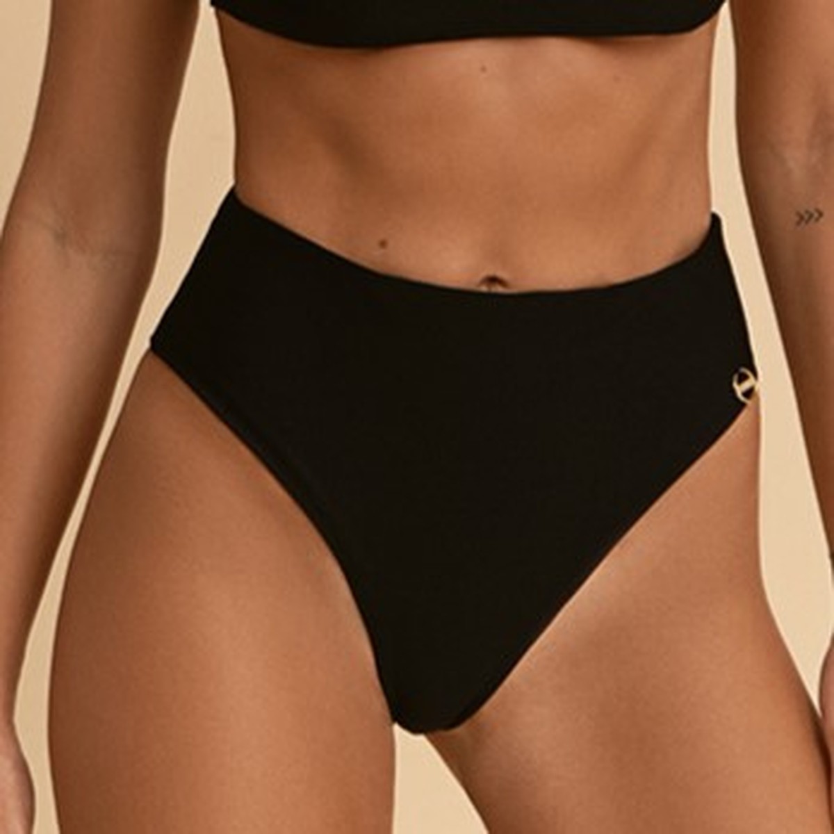 CALCINHA HOT PANTS BIQUÍNI CAPRI - IS BIKINI LTDA