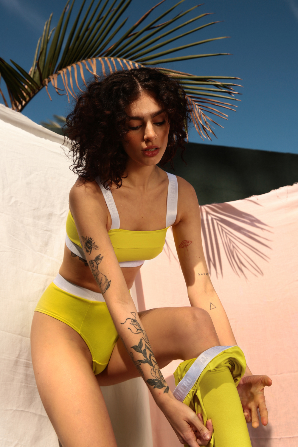 Top Allure Amarelo Solar