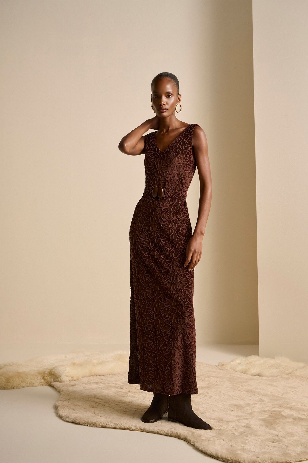 Vestido Bordado Noruega Marrom