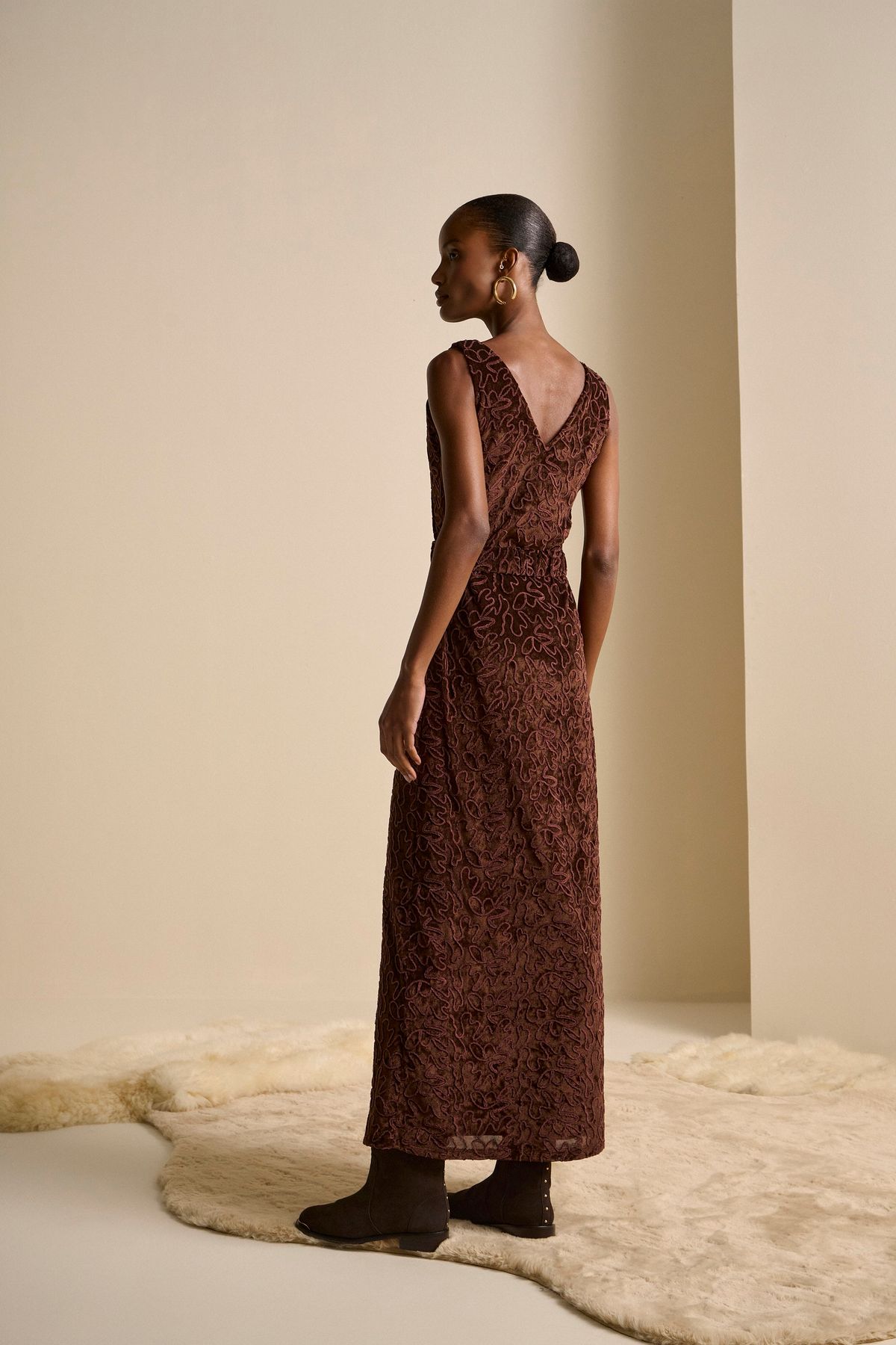 Vestido Bordado Noruega Marrom