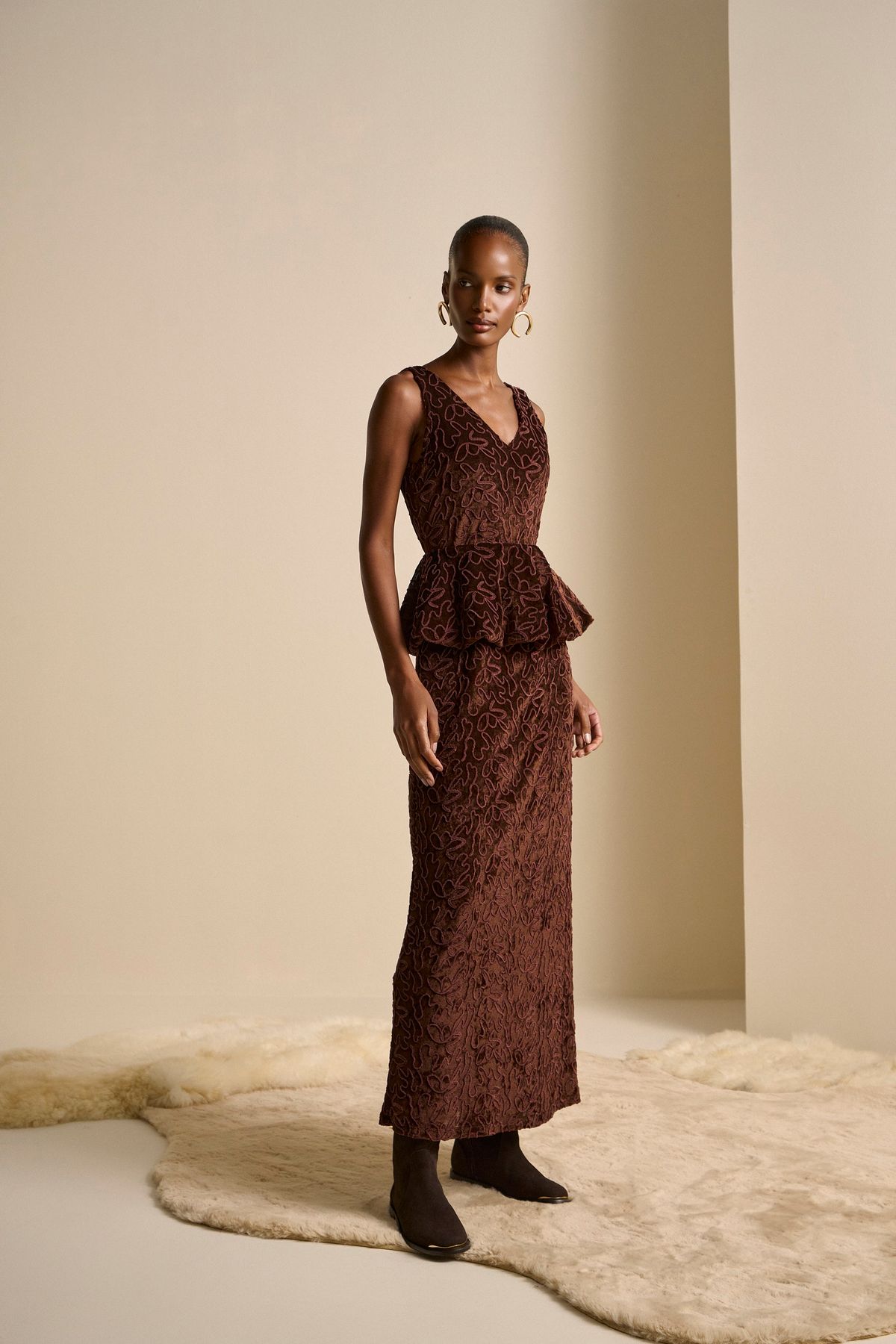 Vestido Bordado Noruega Marrom