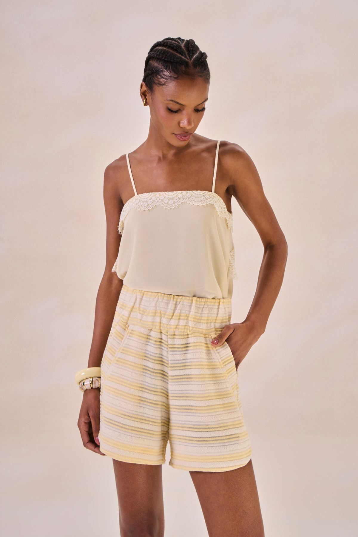 Regata Chiffon Solange Amarelo Pó