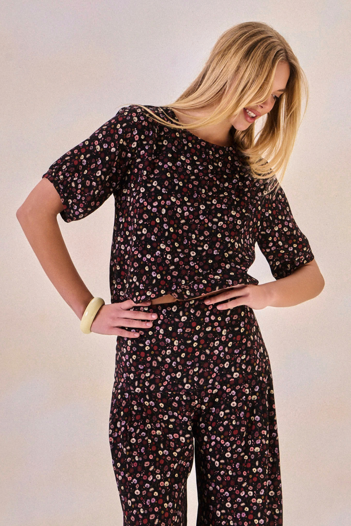 Blusa Viscose Fleur Estampa Flor Preto