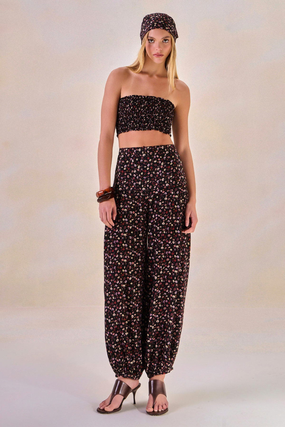 Calça Viscose Fleur Estampa Flor Preto