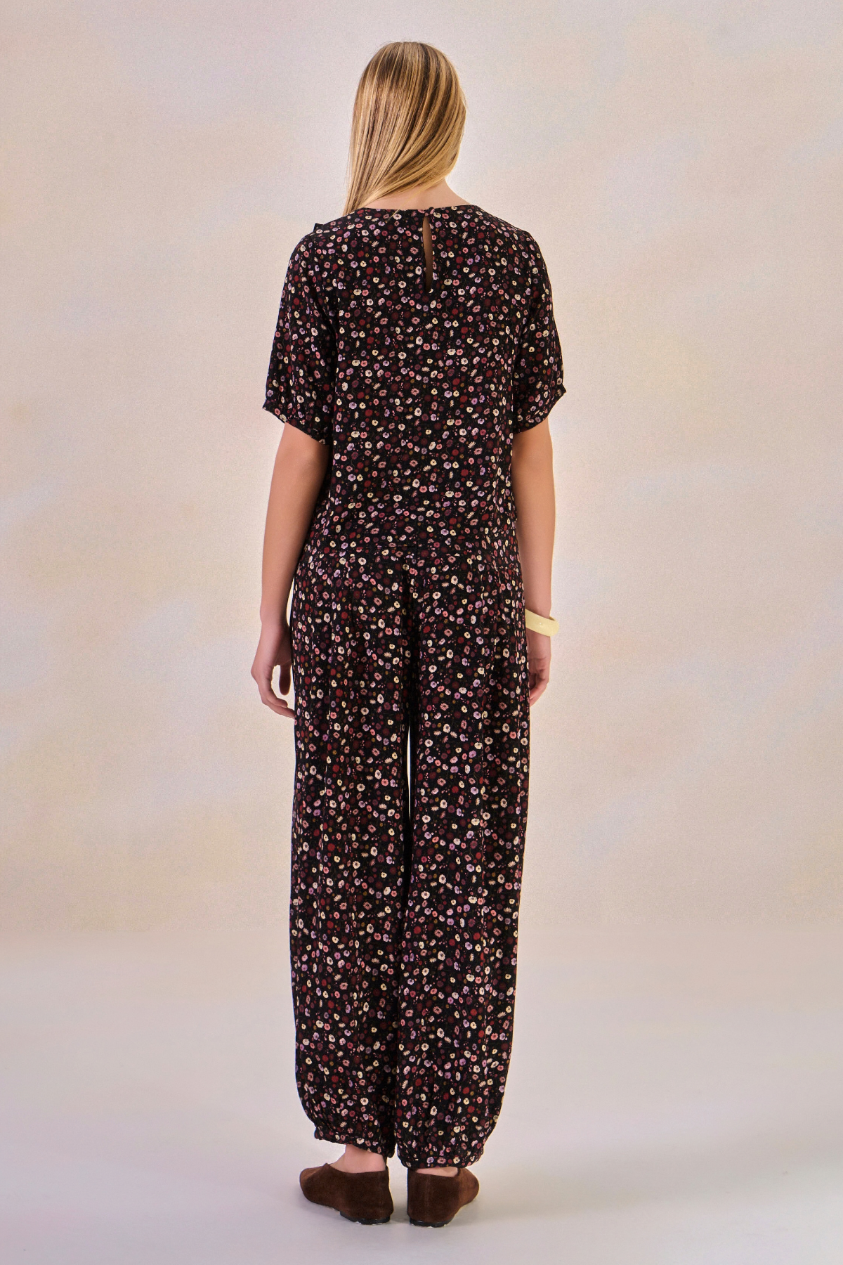 Calça Viscose Fleur Estampa Flor Preto