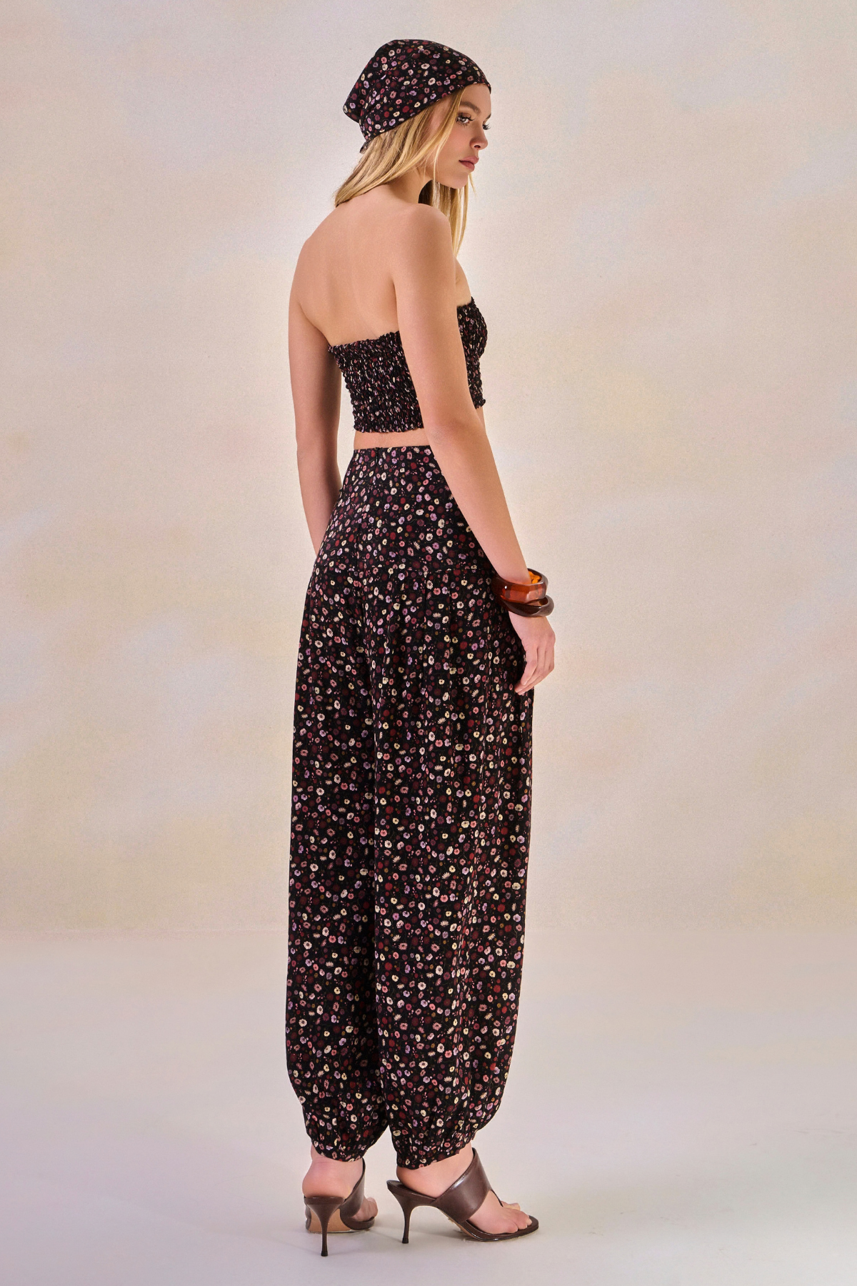 Calça Viscose Fleur Estampa Flor Preto