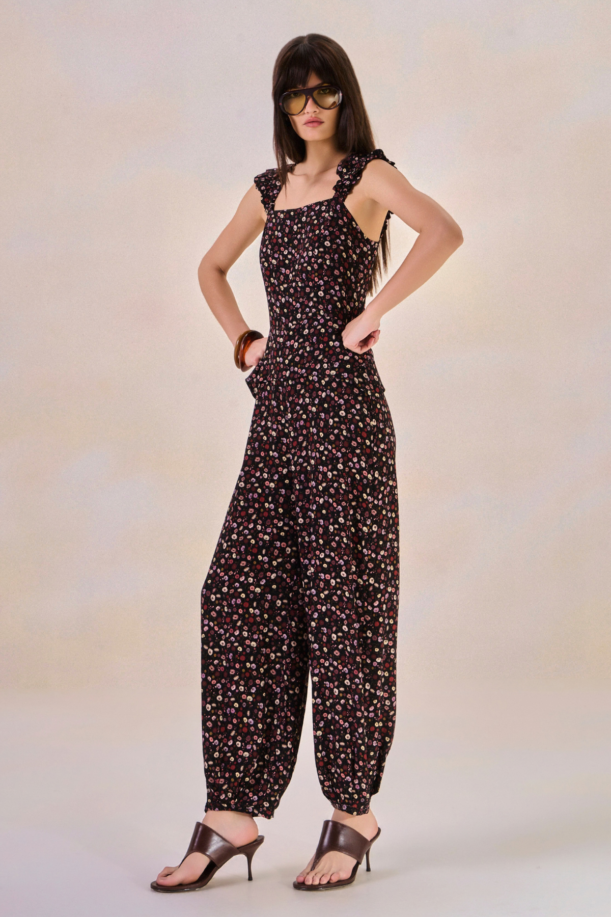 Macacão Alça Viscose Fleur Estampa Flor Preto