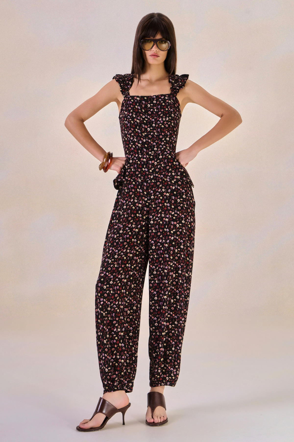 Macacão Alça Viscose Fleur Estampa Flor Preto