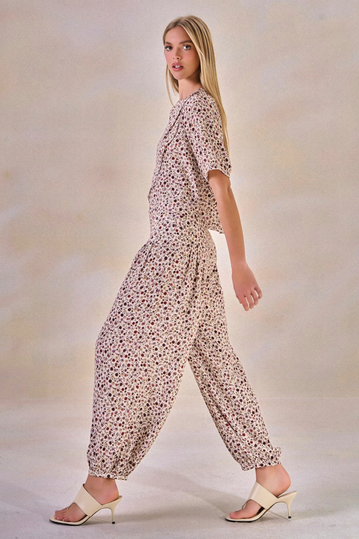 Calça Viscose Fleur Estampa Flor Off White