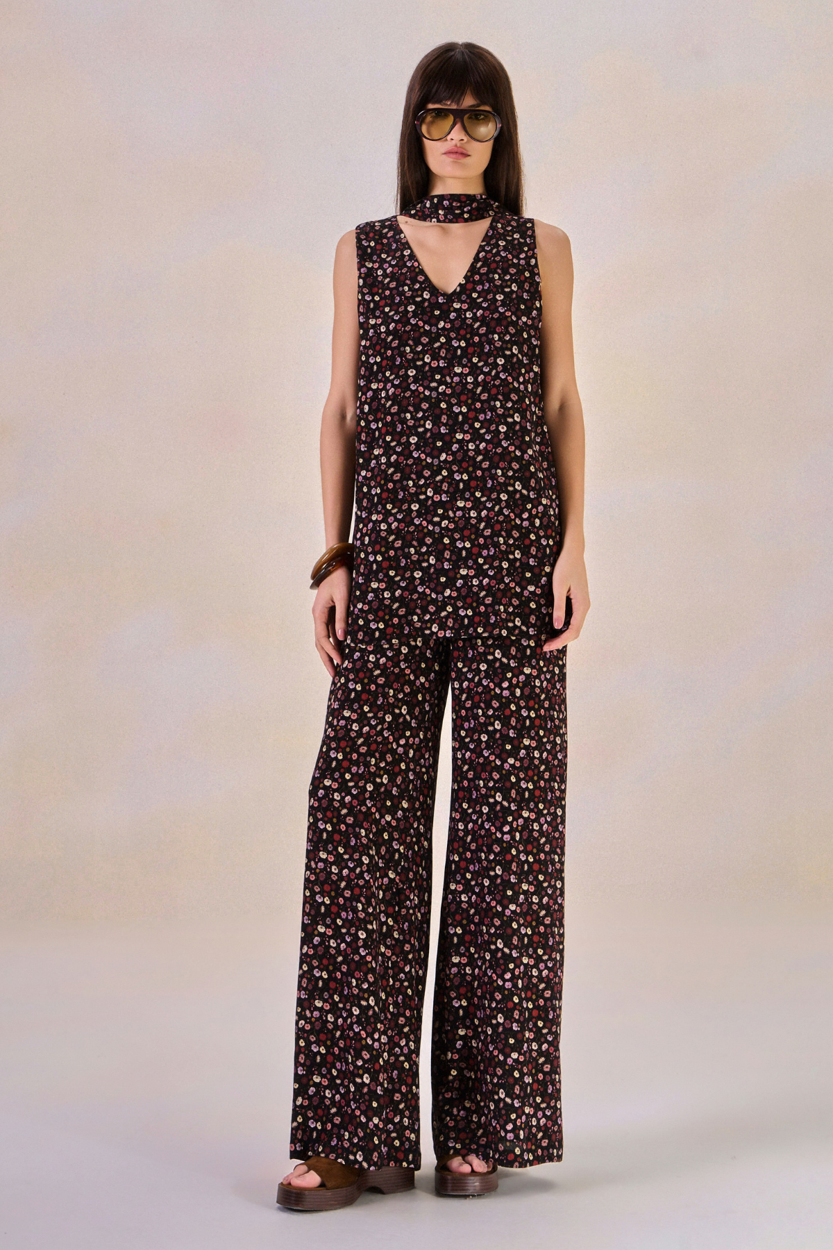 Macacão Viscose Fleur Estampa Flor Preto