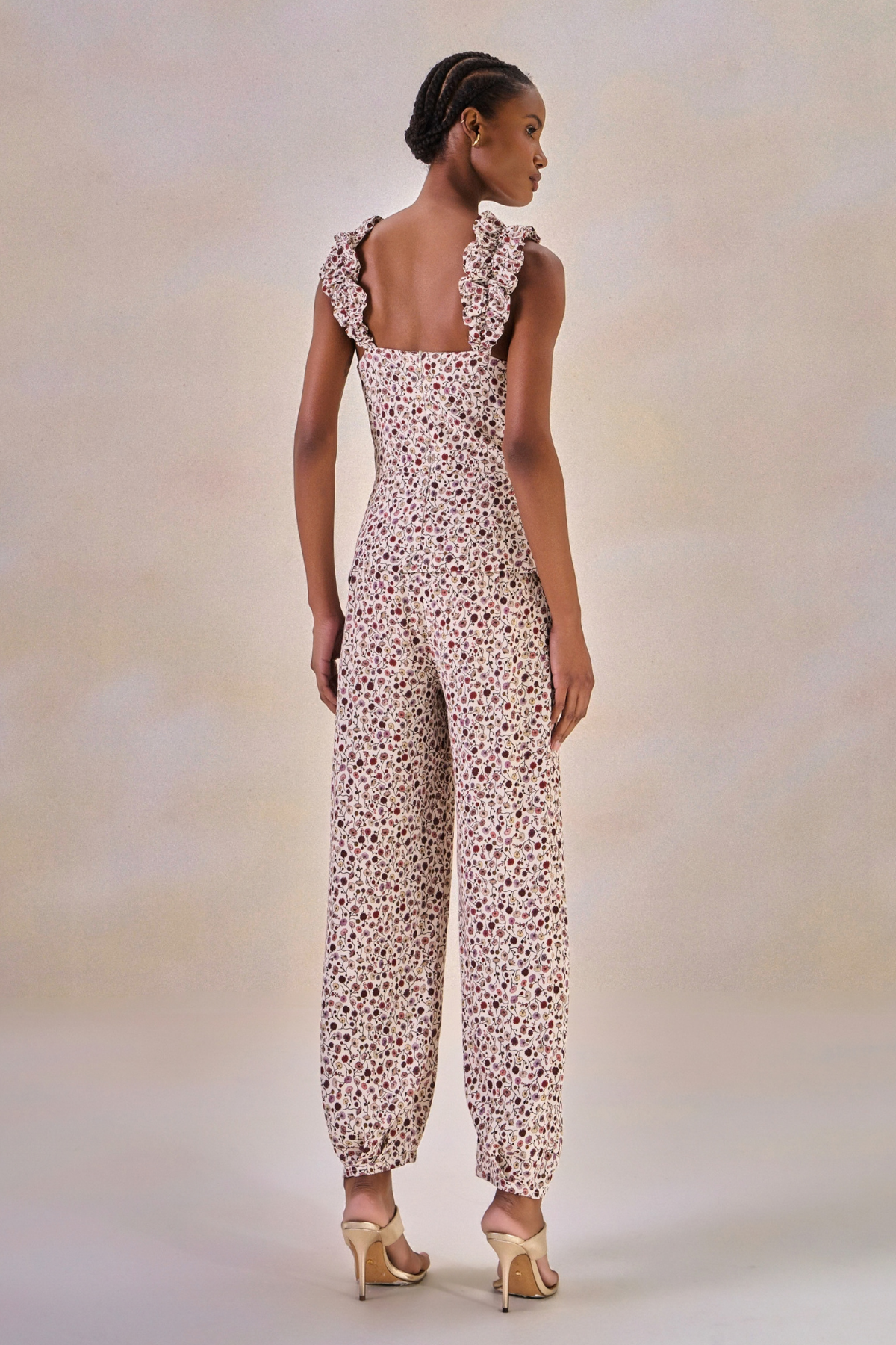 Macacão Alça Viscose Fleur Estampa Flor Off White