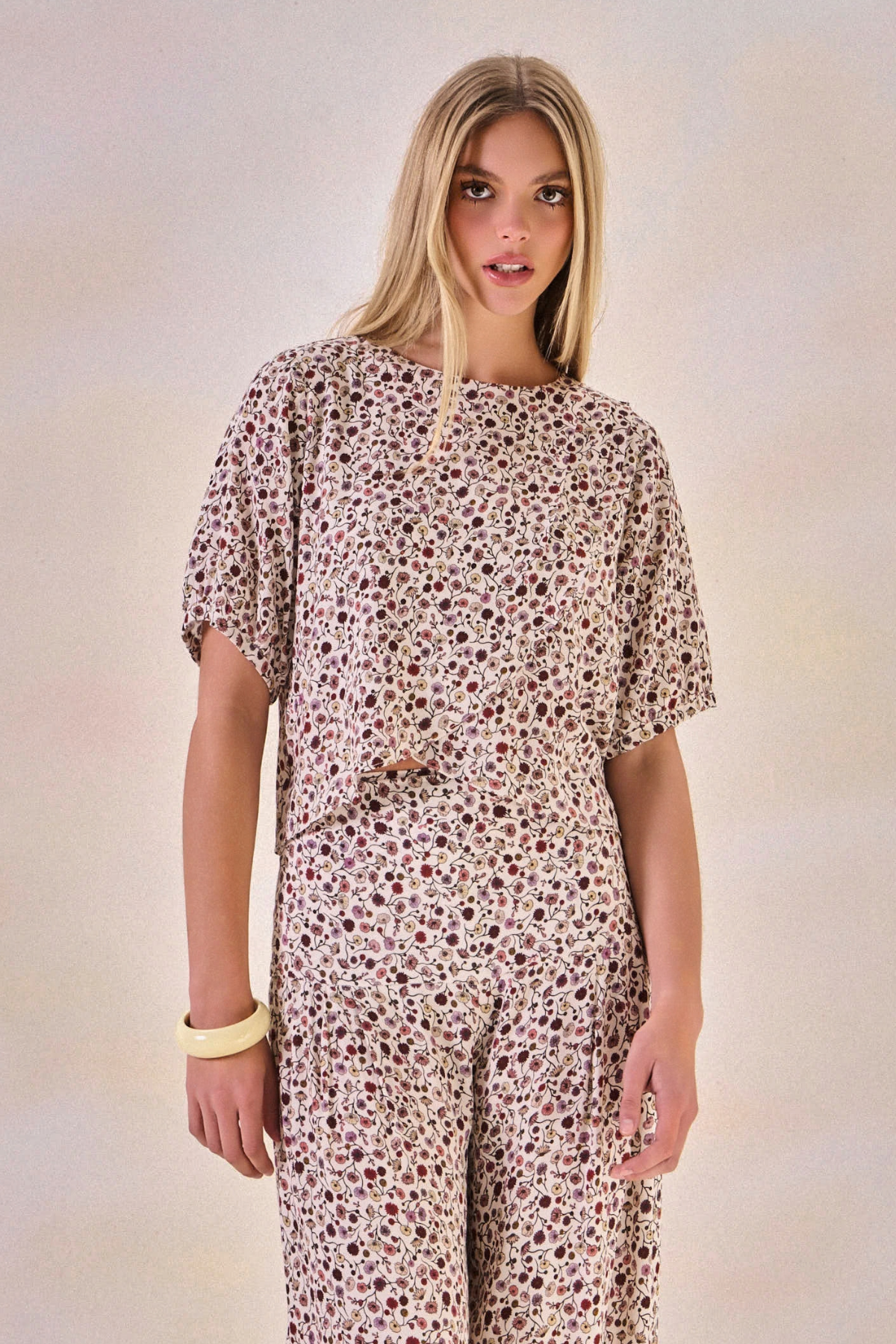 Blusa Viscose Fleur Estampa Flor Off White