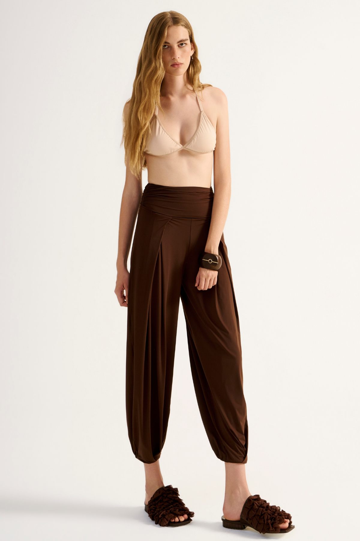 Calça Pregas Safira Marrom