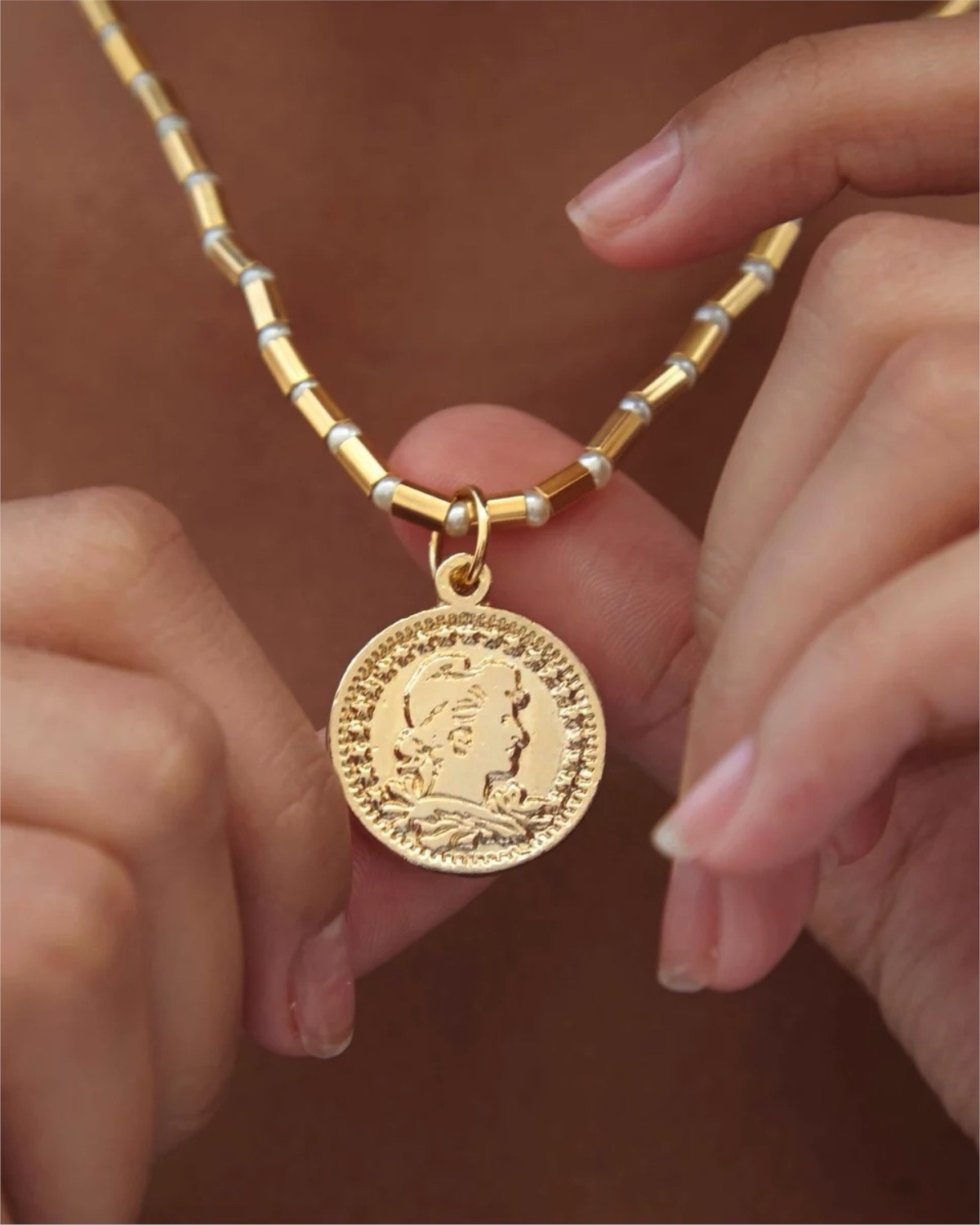 Colar Canutilho Medalha Dourado