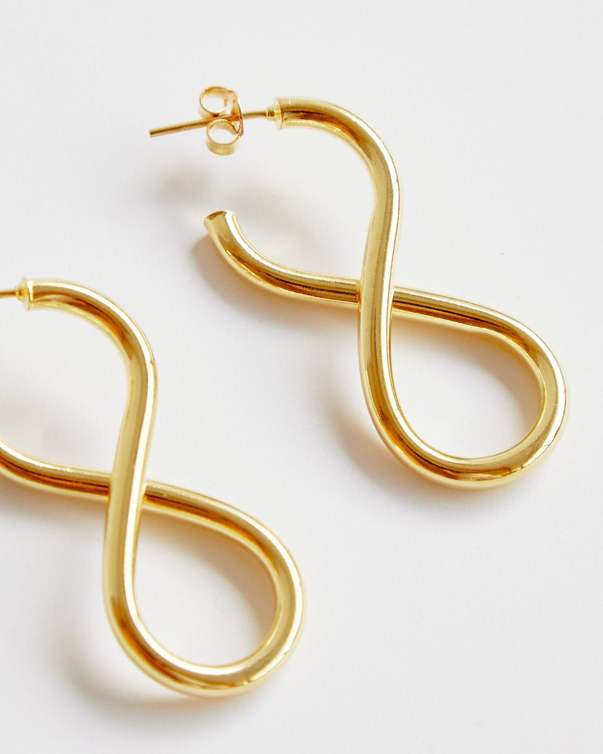 Brinco Infinito Bold Dourado
