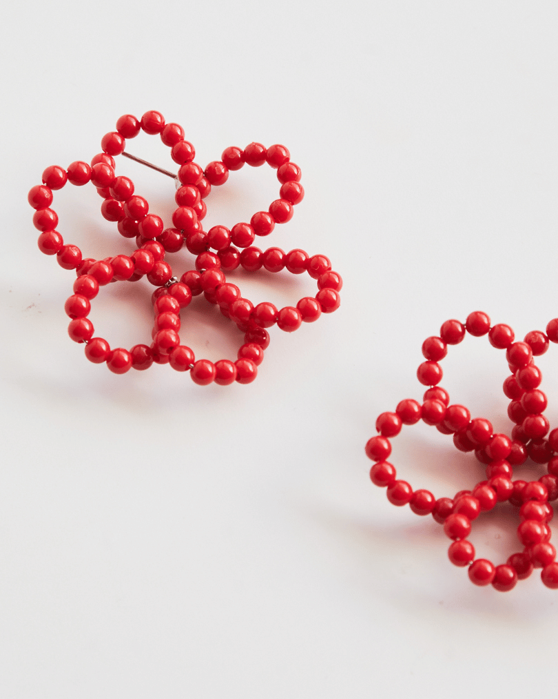 Brinco Mini Flor Pétala Vazada Vermelho