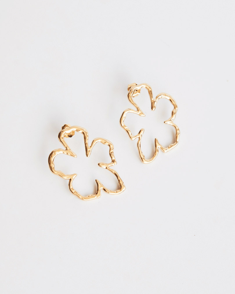 Brinco Flor Orgânico Metal Dourado