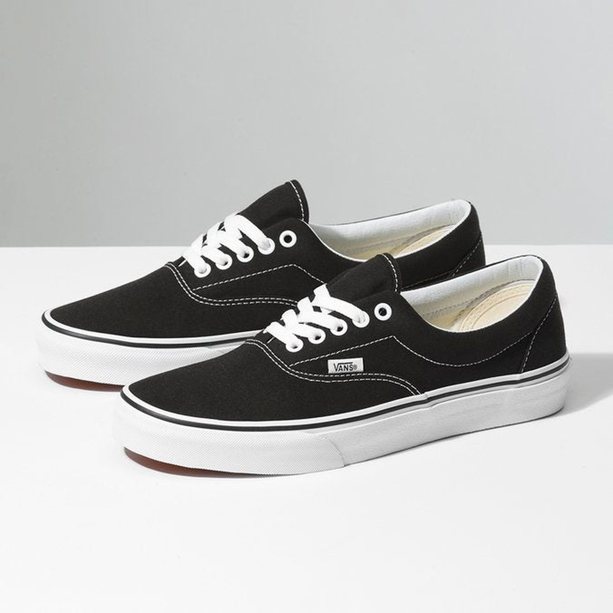 Vans new sales era preto