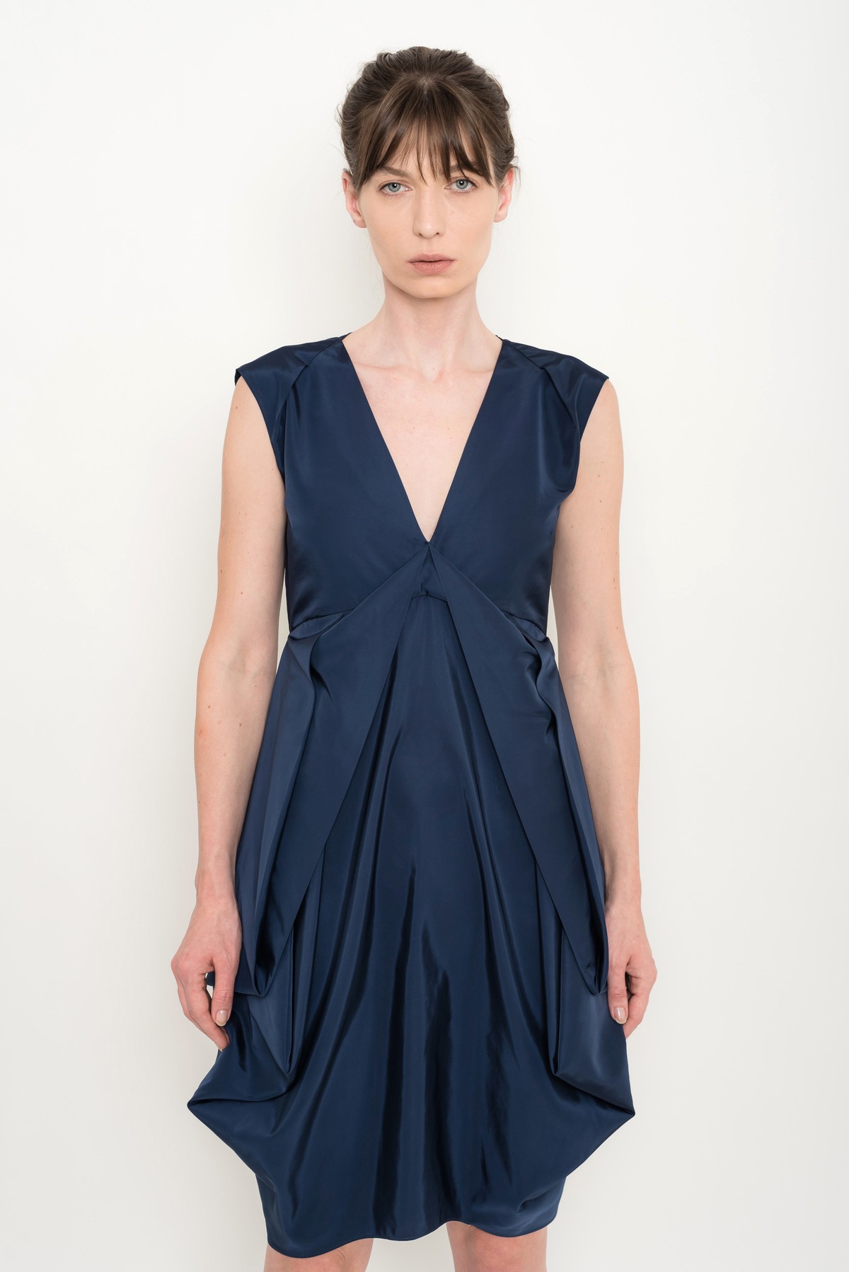 vestido drapeado em nylon | draped sleeveless nylon dress