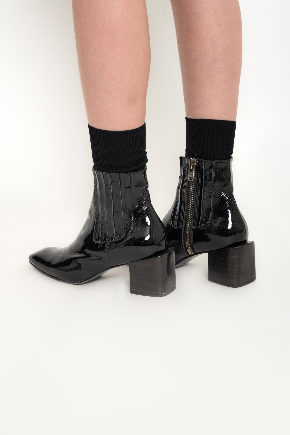 bota chelsea em verniz | vinyl chelsea leather boots