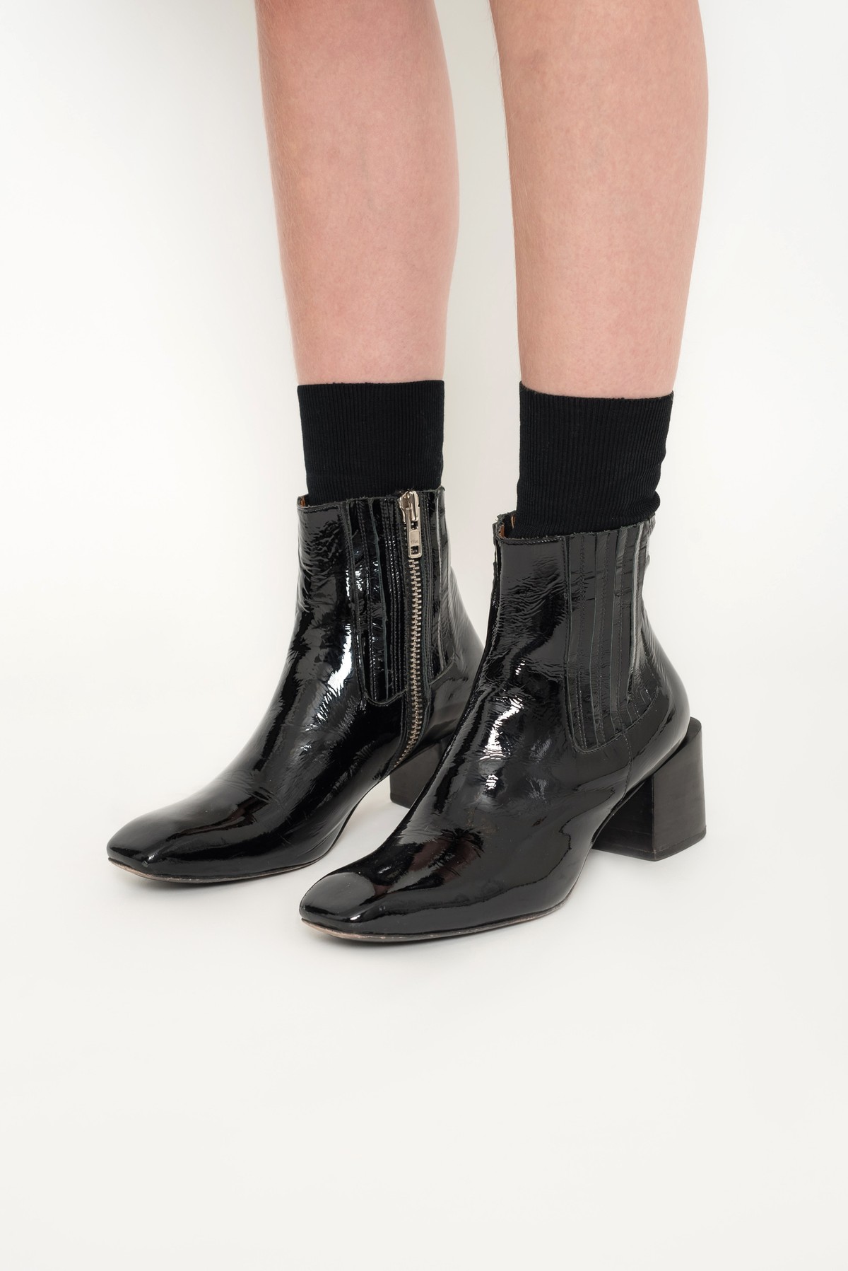 bota chelsea em verniz | vinyl chelsea leather boots