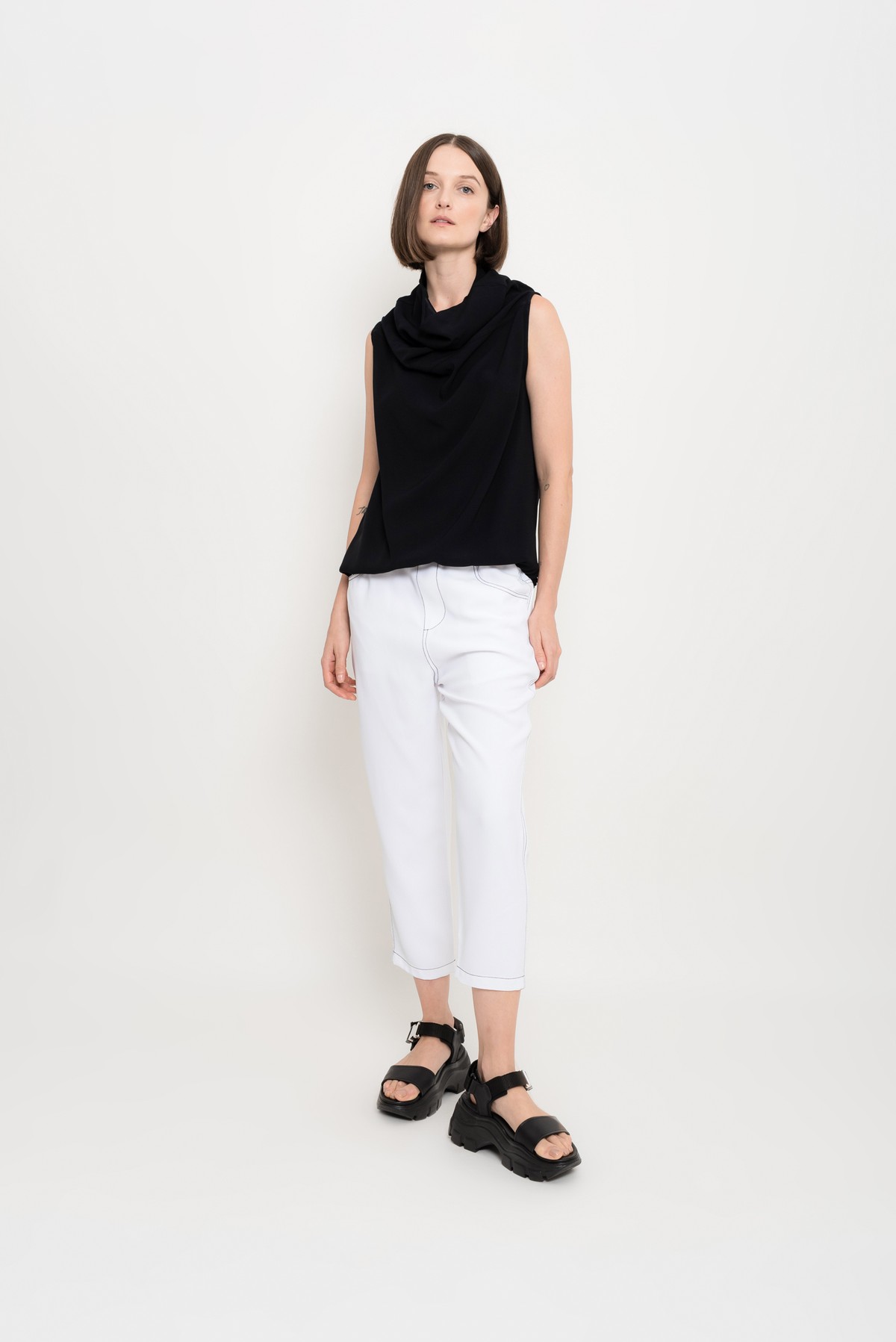 top gola ampla em crepe | crepe top with wide collar