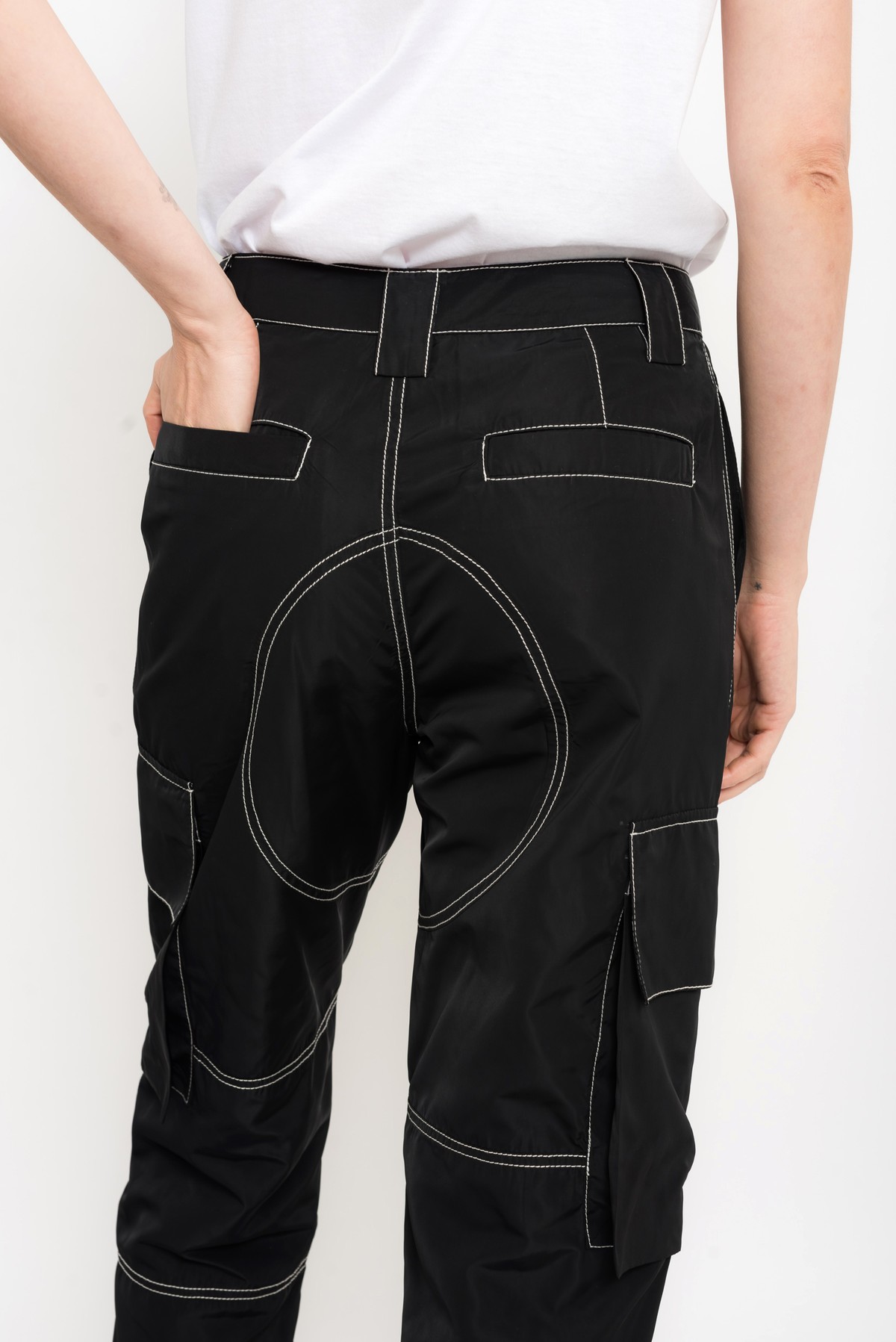 calça cargo em tecido tecnológico | technological fabric cargo pants