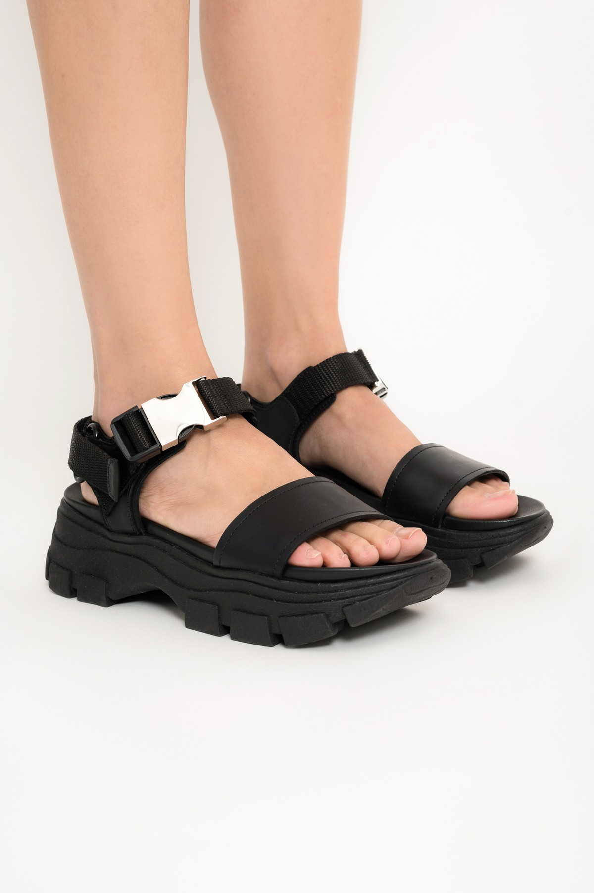 sandália esportiva com solado tratorado  | sport leather sandals