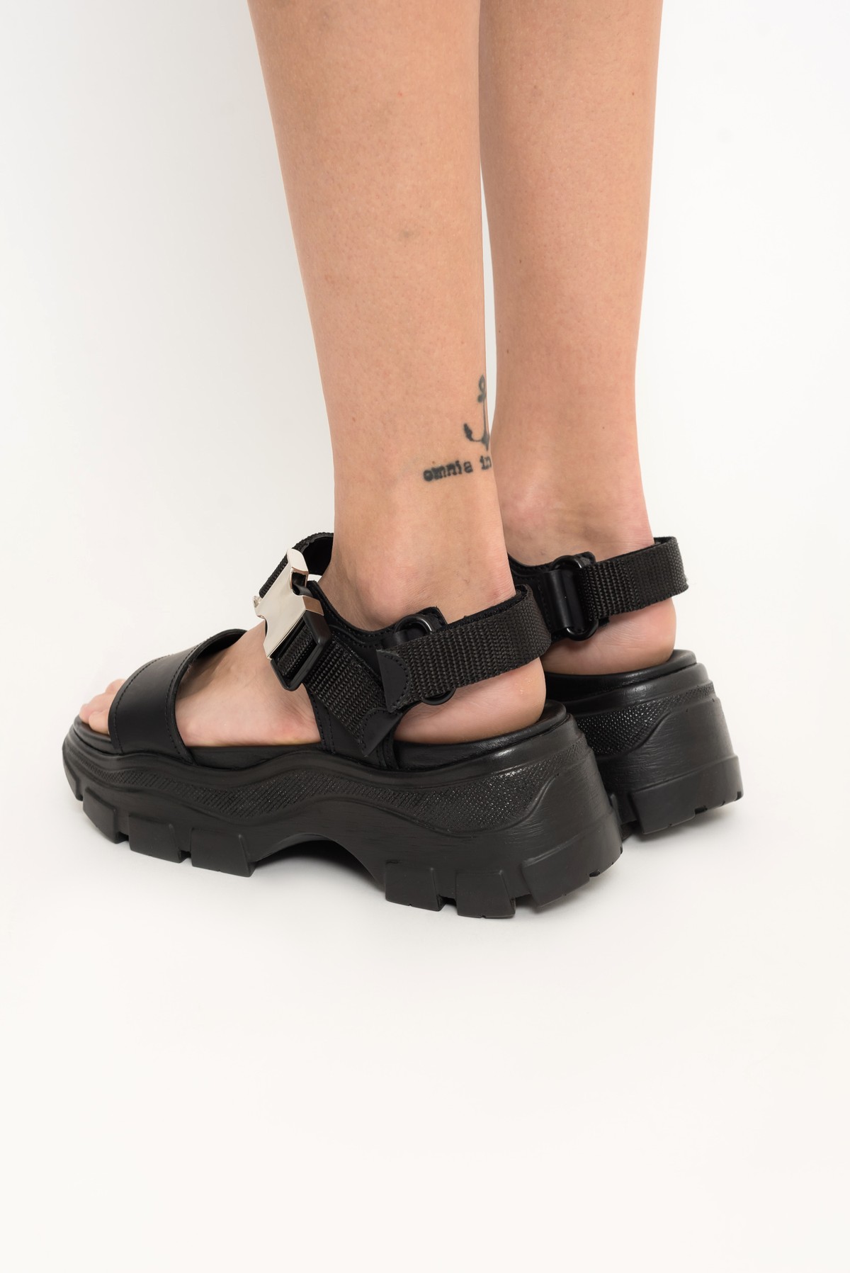 sandália esportiva com solado tratorado  | sport leather sandals