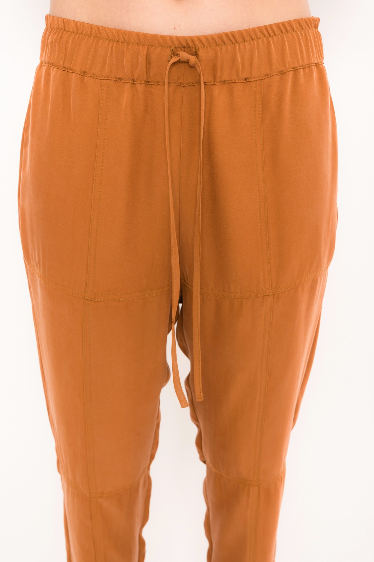 calça com recortes em seda | viscose silk pants with cutouts