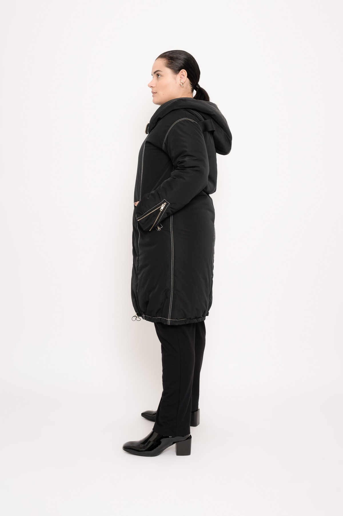 casaco acolchoado com capuz versátil | puffer coat with versatile hood