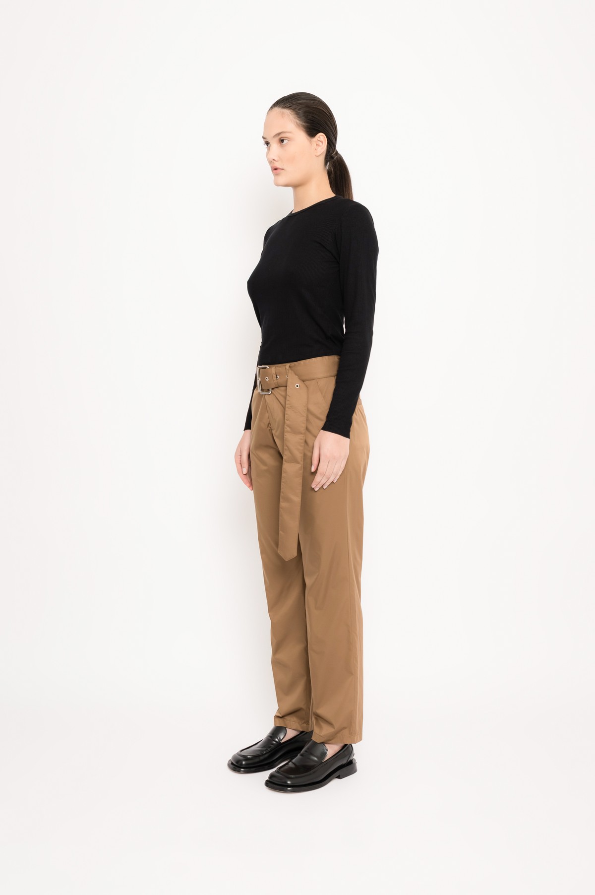 calça reta com cinto removível | taffeta pants with removable belt