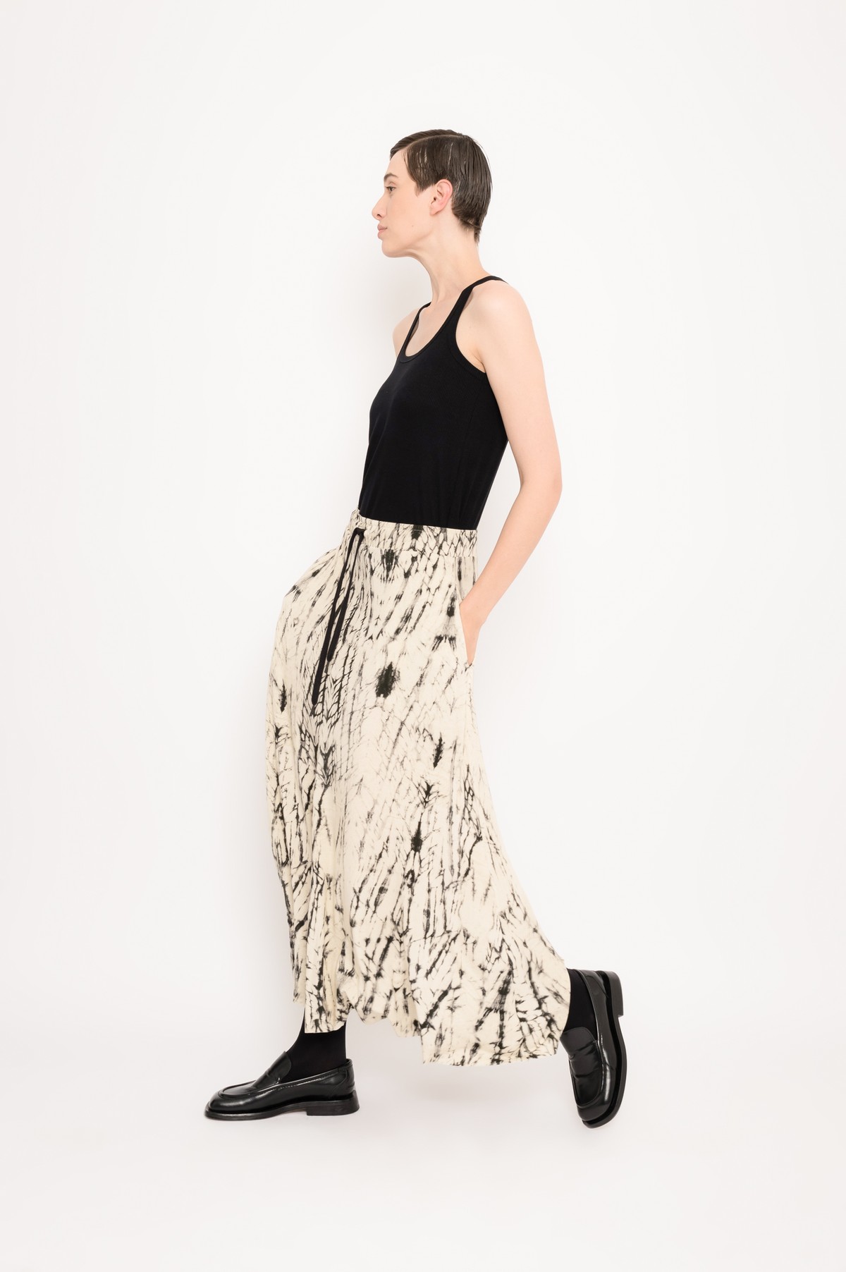 saia esportiva em malha estampada | printed jersey long skirt with drawstring