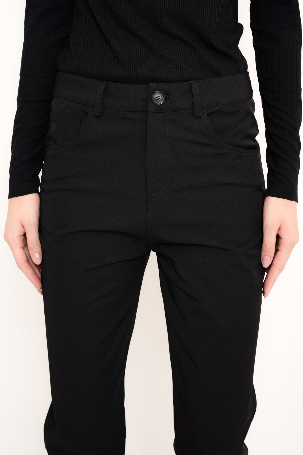 calça five-pockets em tecido tecnológico  | five-pocket pants with technological fabric