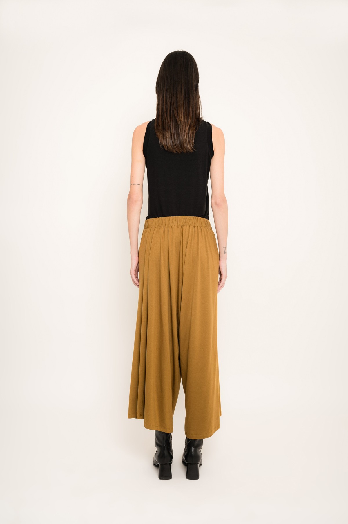 calça ampla assimétrica em malha de liocel | lyocell cotton jersey asymmetrical pants