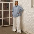 Poncho Tricot Gola Alta Azul Céu e Branco