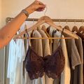 Top Renda Comphy Marrom