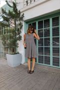 Vestido Linho Cava Quadrada Curto Cinza Chumbo
